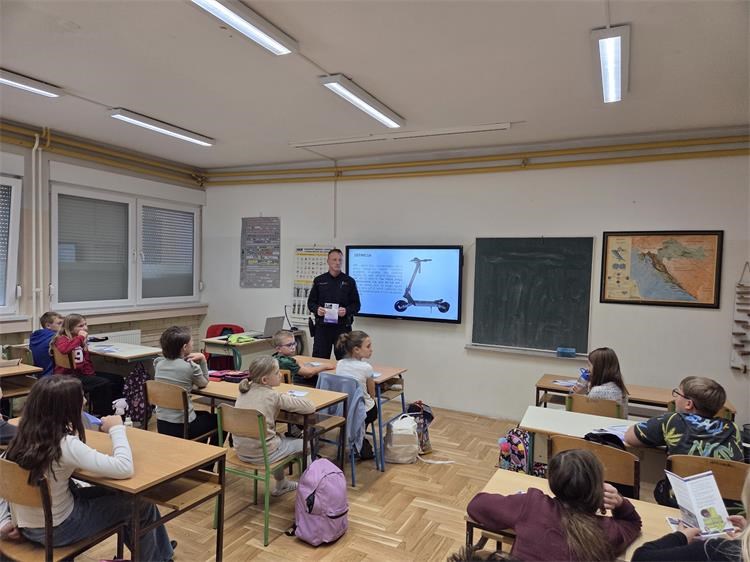 Policija educirala međimurske petaše o pravilima i opasnostima u prometu! (6)