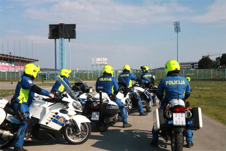 Policija ilustracija motor PU međimurska (12) Policija ilustracija motor PU međimurska (12)