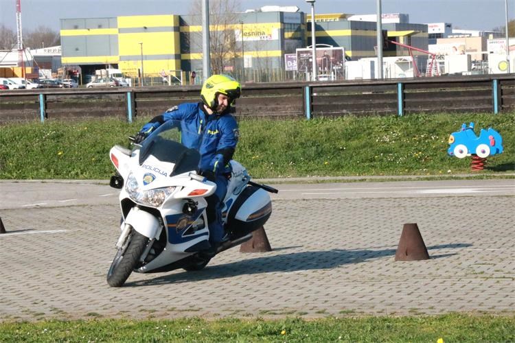 Policija ilustracija motor PU međimurska (15) Policija ilustracija motor PU međimurska (15)