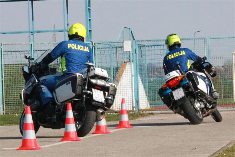 Policija ilustracija motor PU međimurska (2) Policija ilustracija motor PU međimurska (2)