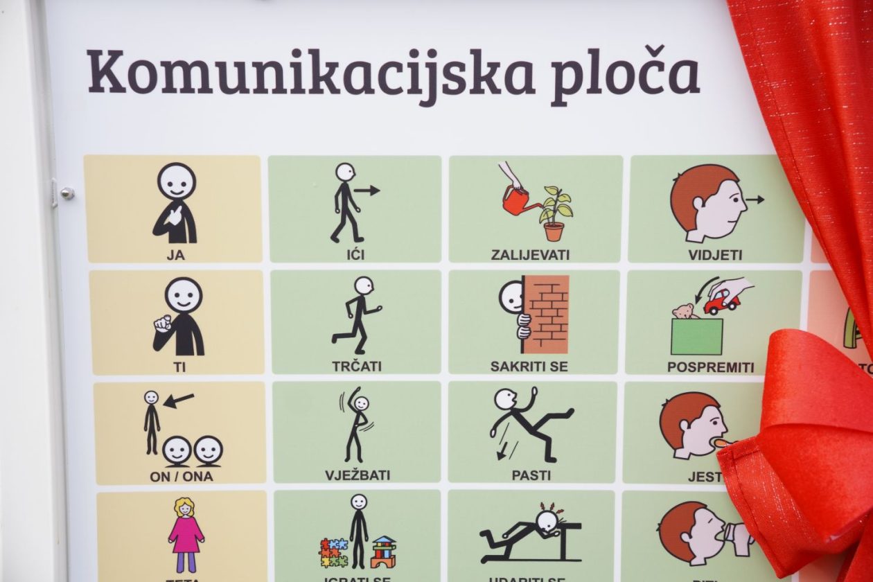 Postavljanje komunikacijske ploče DV Cipelica (20)