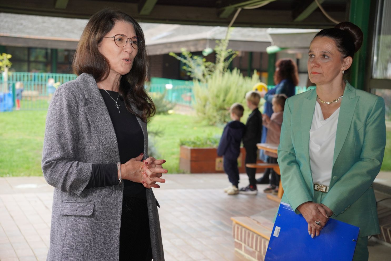 Ljerka Cividini Postavljanje komunikacijske ploče DV Cipelica (35)