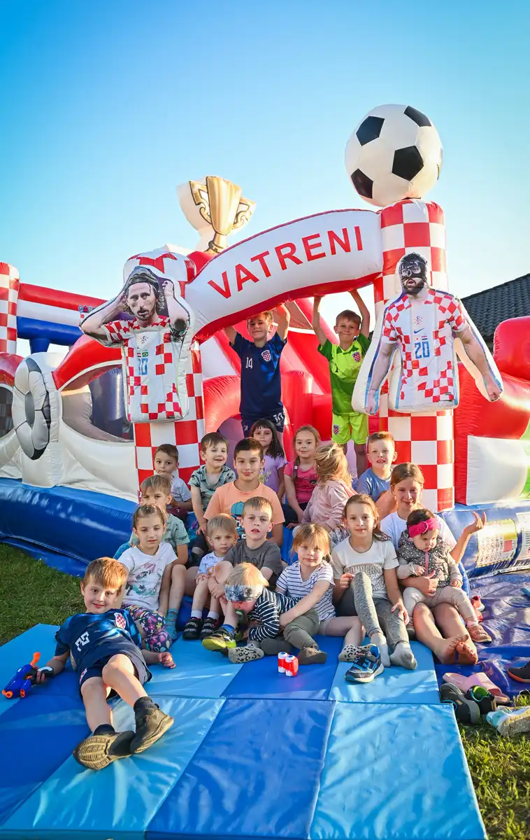 Postavljanje majge u Čehovcu (7) Postavljanje majge u Čehovcu (7)