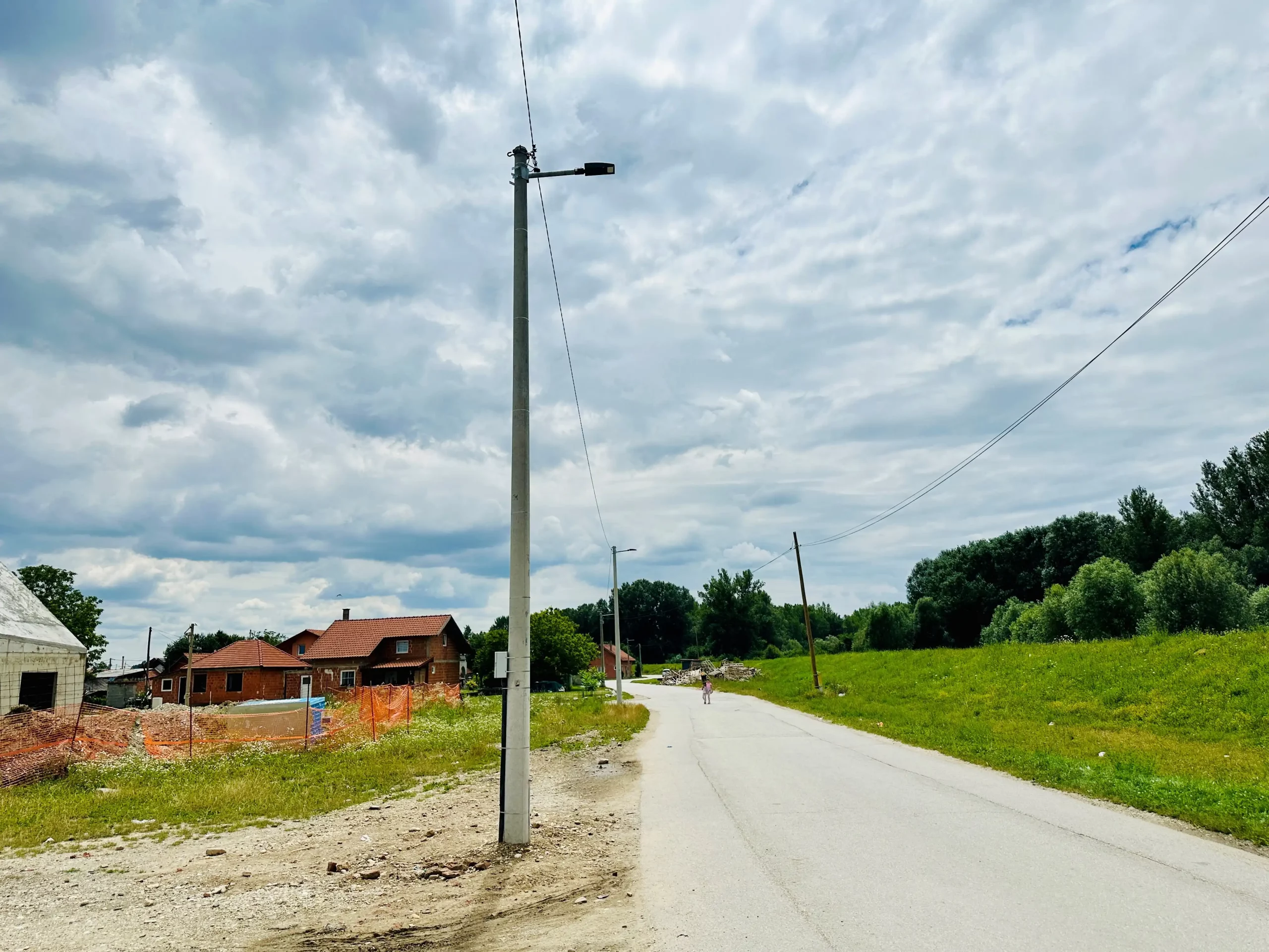 Postavljeni novi reflektori u Doliću i Paragu! (3) Postavljeni novi reflektori u Doliću i Paragu! (3)
