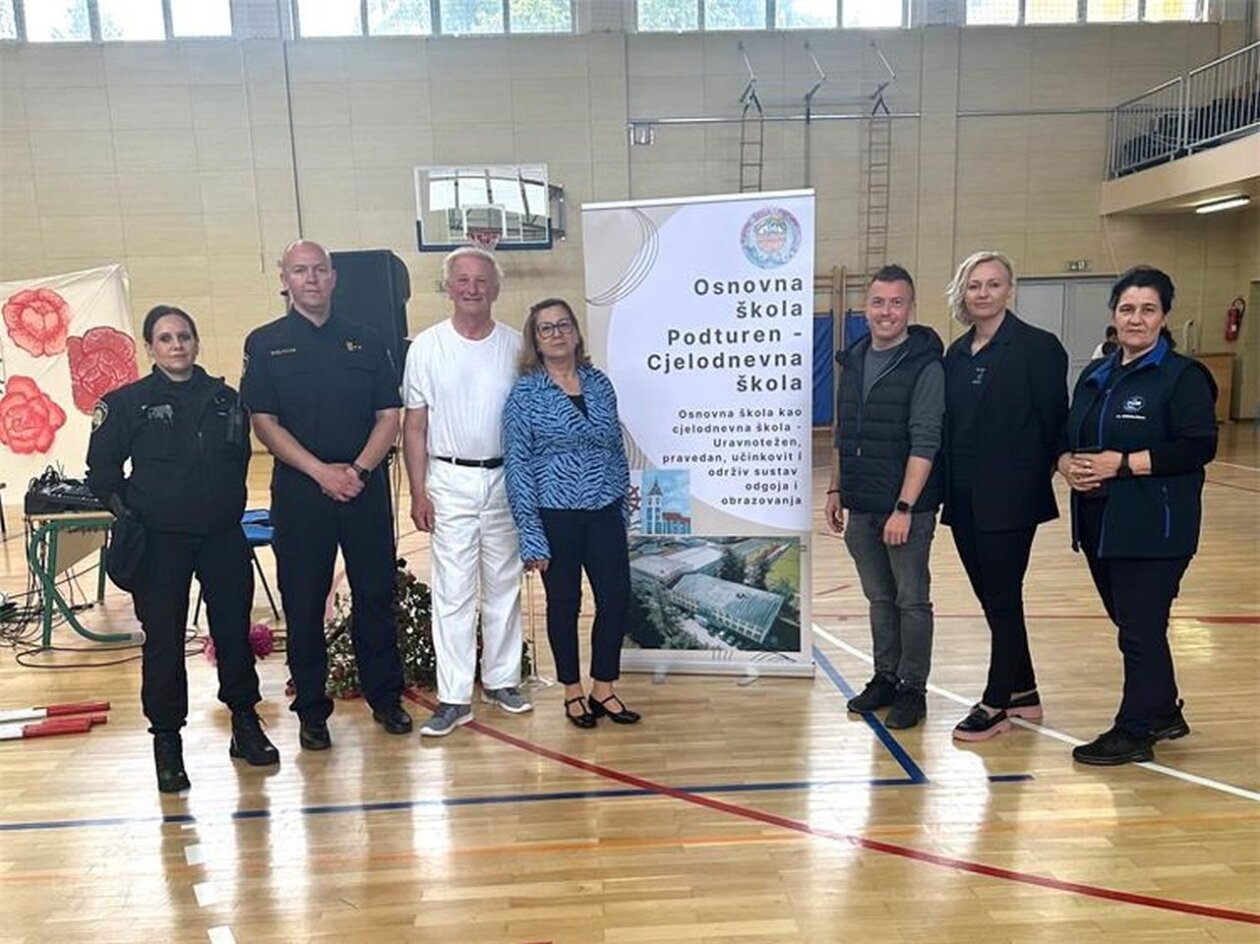 Poštujte naše naše znakove (19)