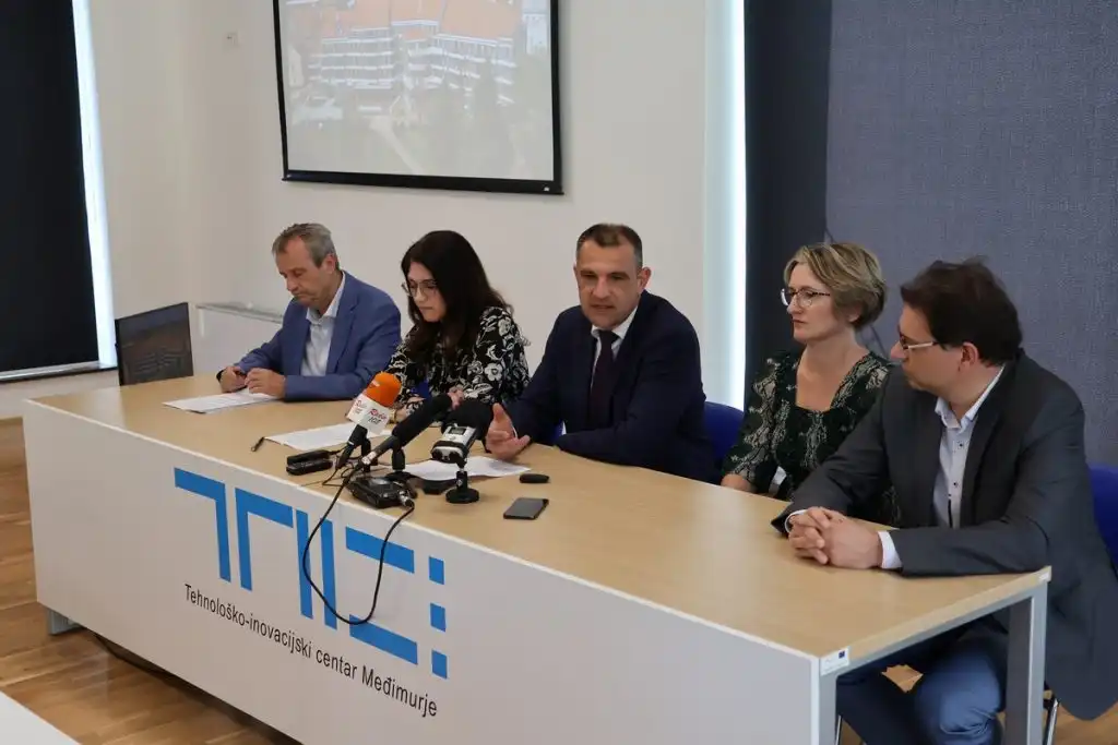 Potpisani-ugovori-vrijedni-milijun-eura-kojima-Medimurje-dobiva-nove-zelene-povrsine-20-1024×683