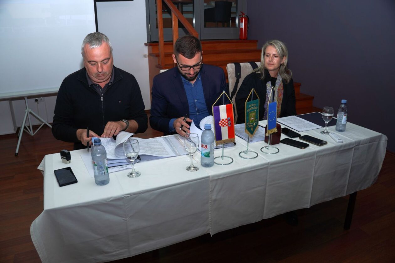 Potpisivanje ugovora Nedelišće (4)