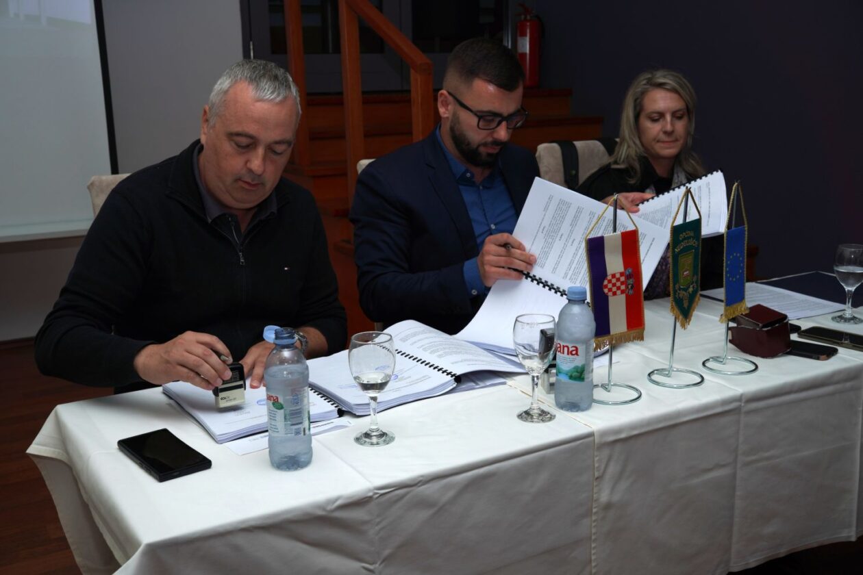 Potpisivanje ugovora Nedelišće (9)
