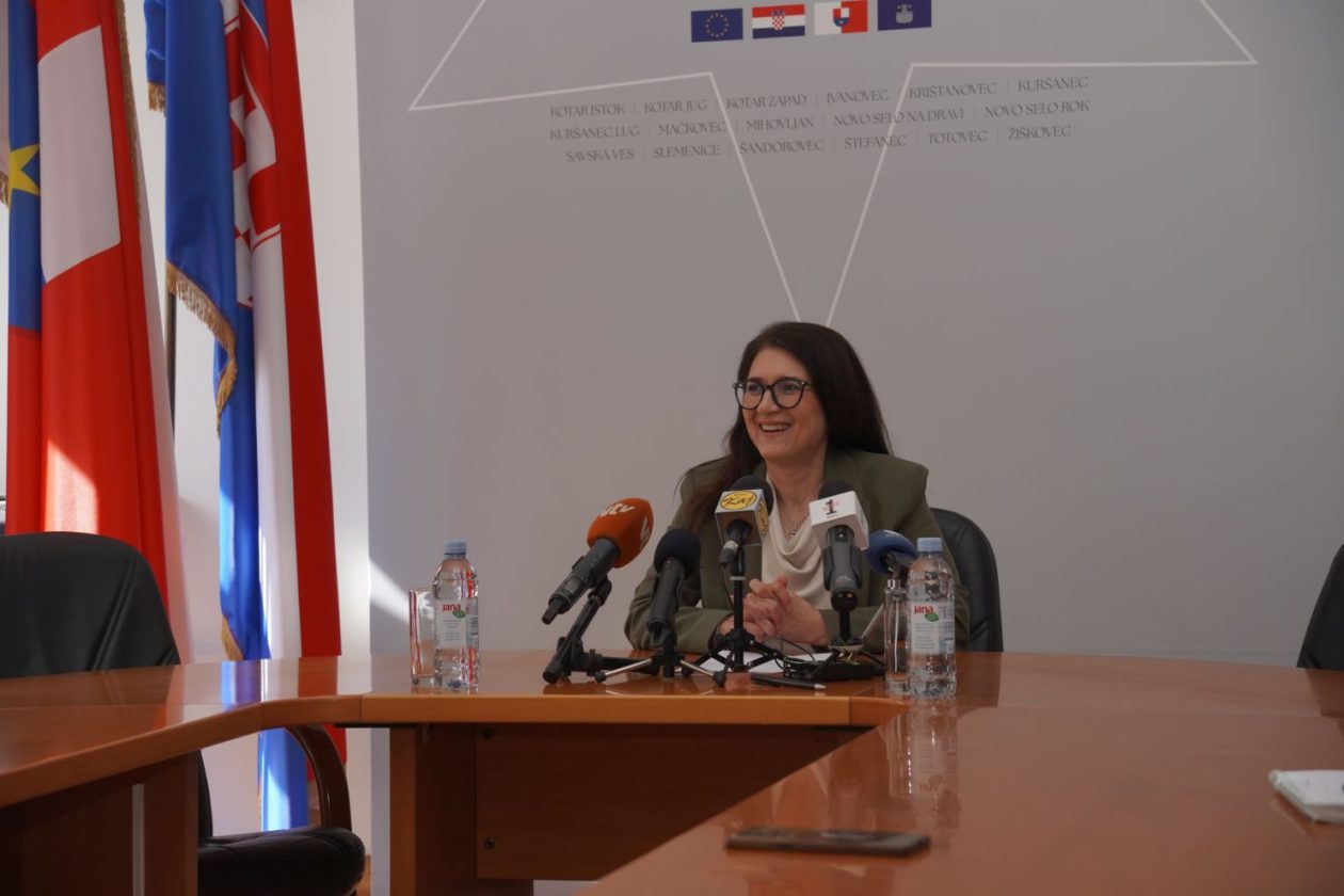 Ljerka Cividini Potpisivanje ugovora s udrugama Grada Čakovca (5) Ljerka Cividini Potpisivanje ugovora s udrugama Grada Čakovca (5)