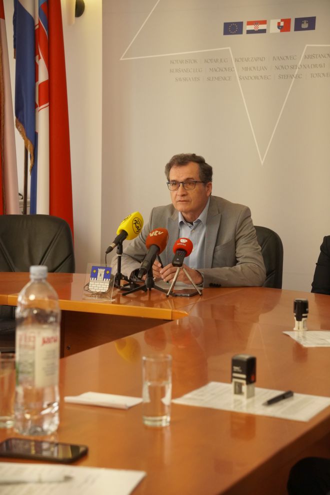 Potpisivanje ugovora sport grad Čakovec Anđelko Crnčec(14) Potpisivanje ugovora sport grad Čakovec Anđelko Crnčec(14)