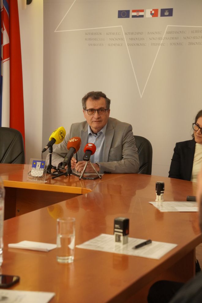 Potpisivanje ugovora sport grad Čakovec Anđelko Crnčec(16) Potpisivanje ugovora sport grad Čakovec Anđelko Crnčec(16)