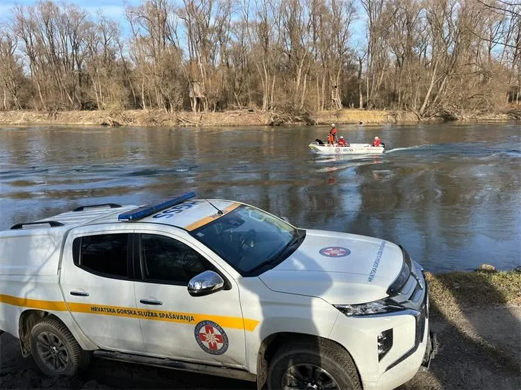 Potraga za (8) Potraga za (8)