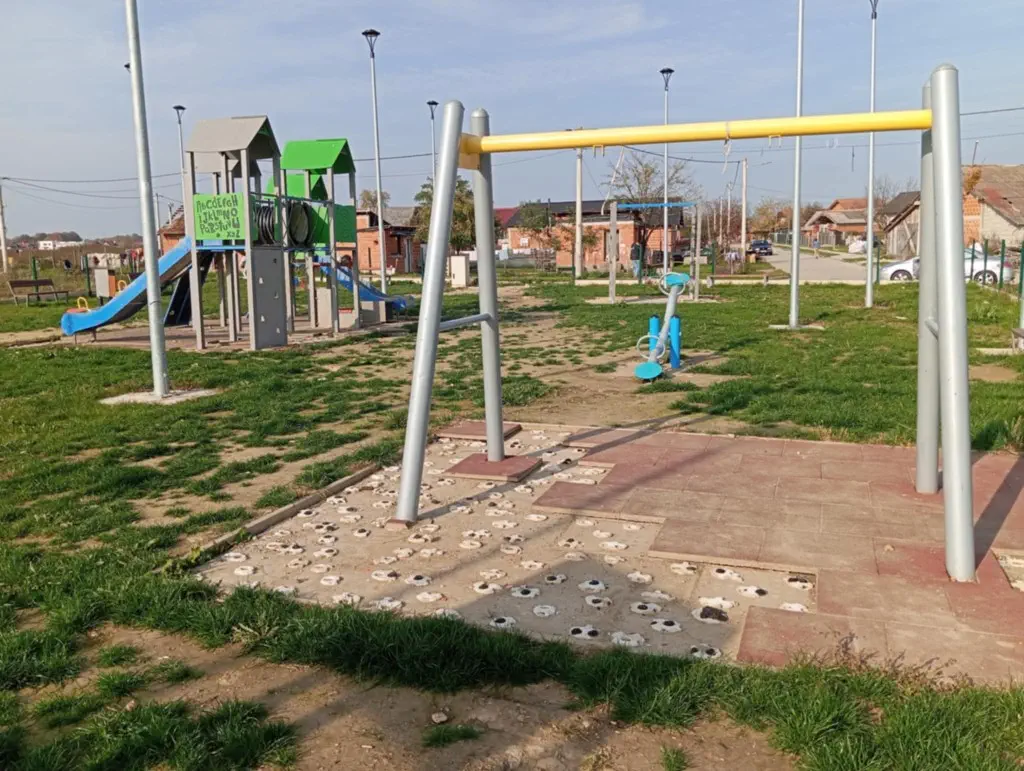 Potrgano igralište u Pribislavcu (4)
