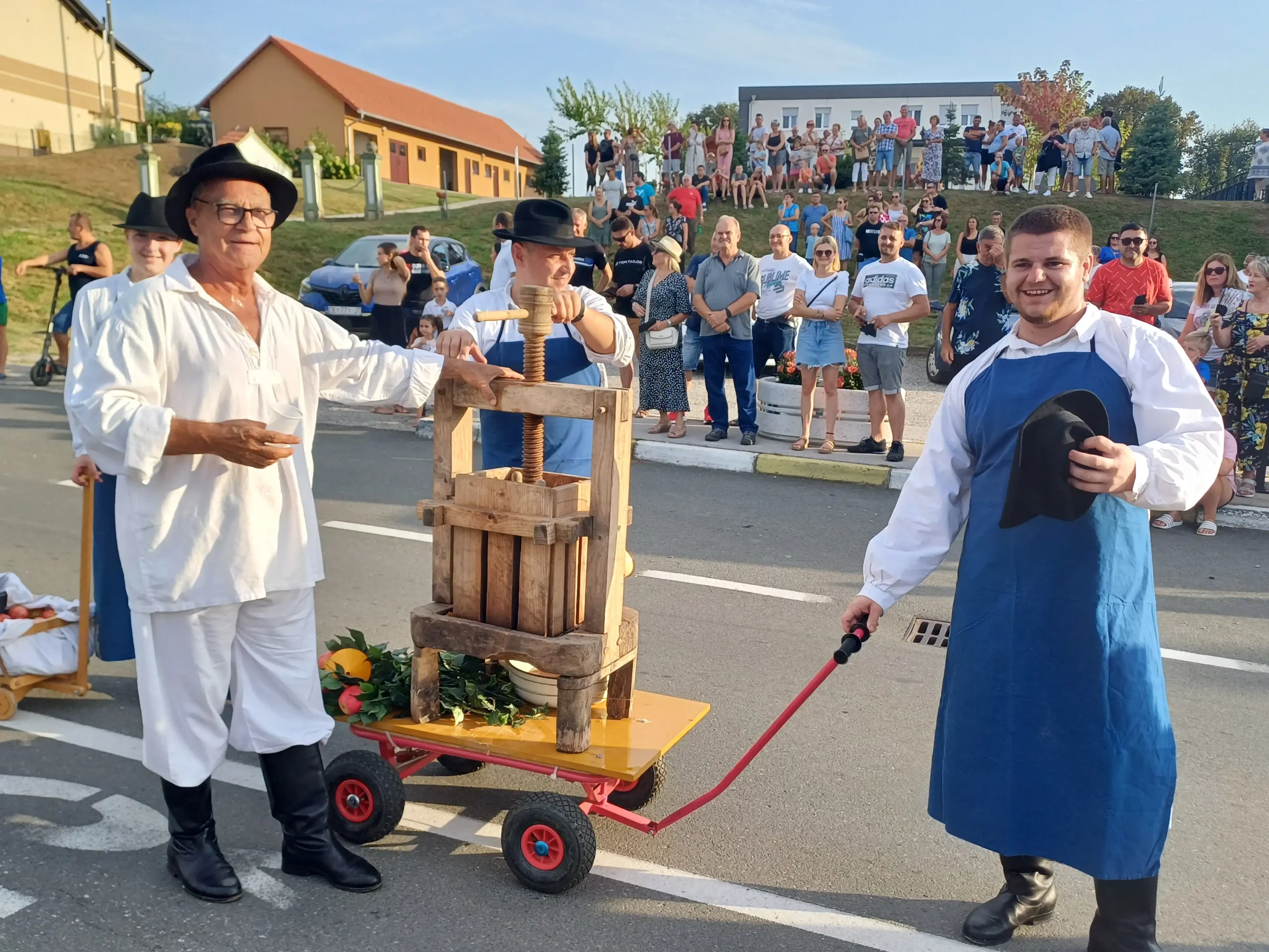 Povorka starih običaja i zanata SMNM 2024. (37)