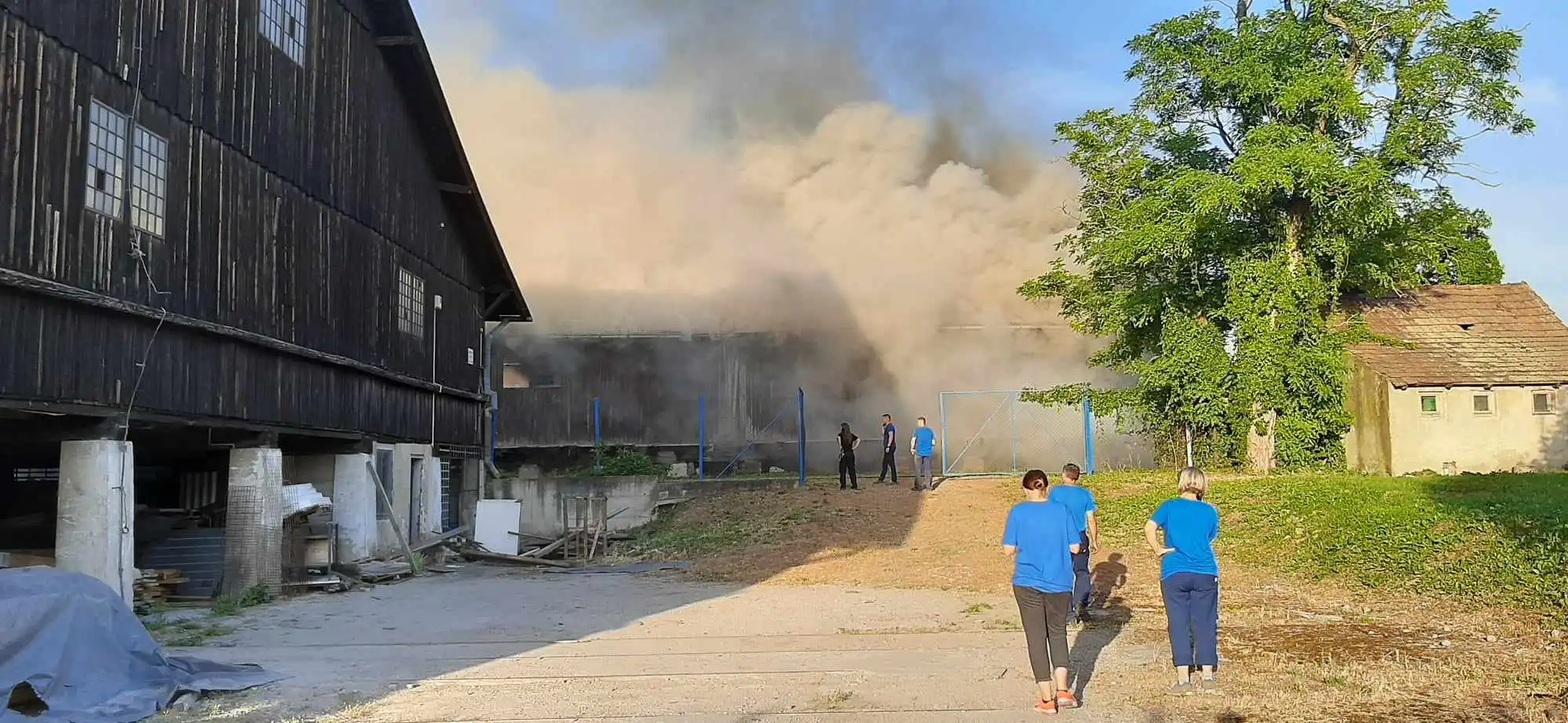 Požar u Čakovcu, gorjelo drveno skladište (1)