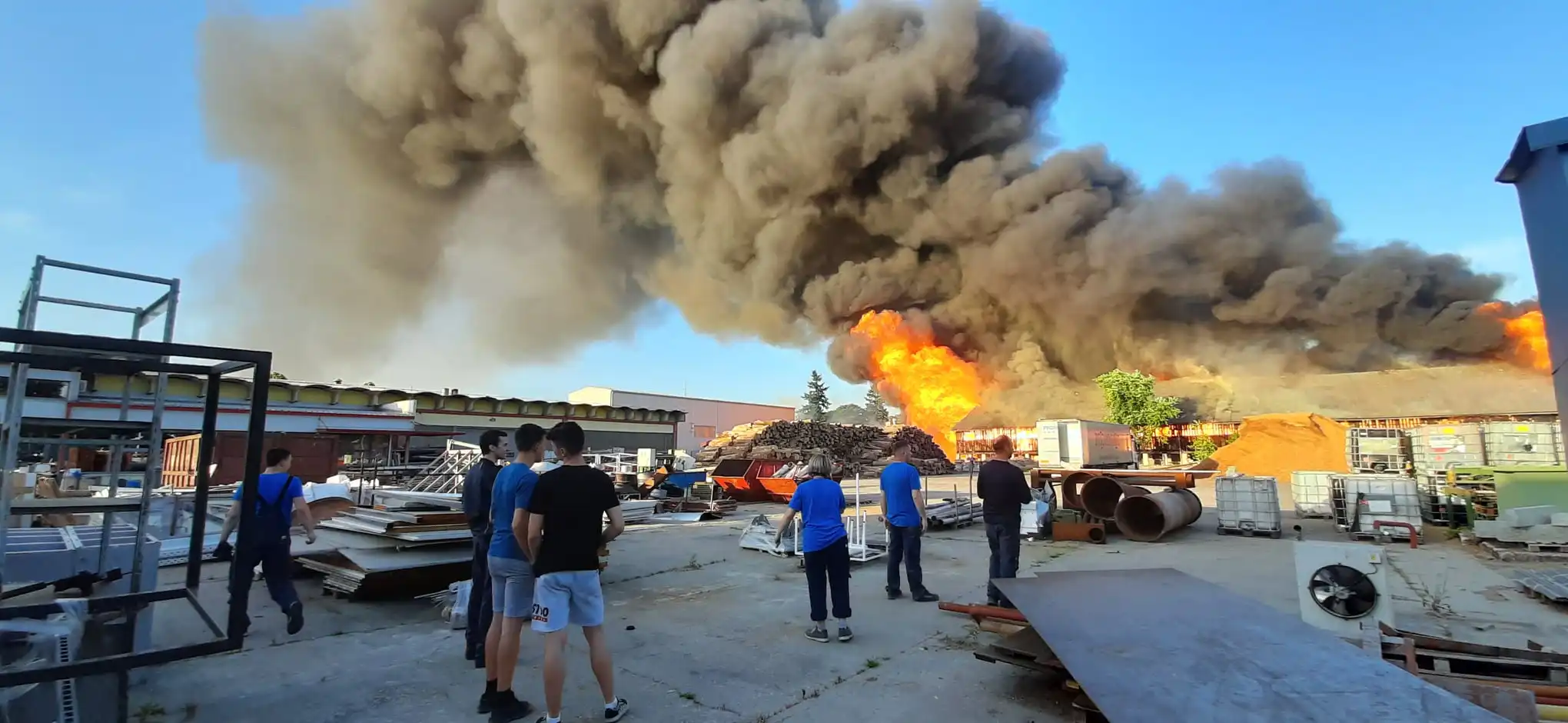 Požar u Čakovcu, gorjelo drveno skladište (4)