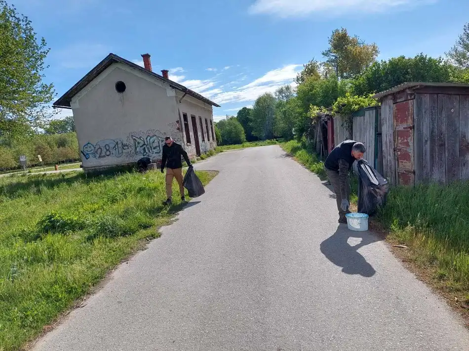 Pre Kom (17) Pre Kom (17)