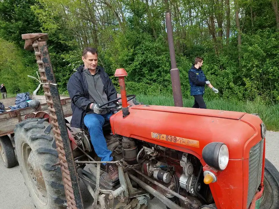 Pre Kom (19) Pre Kom (19)