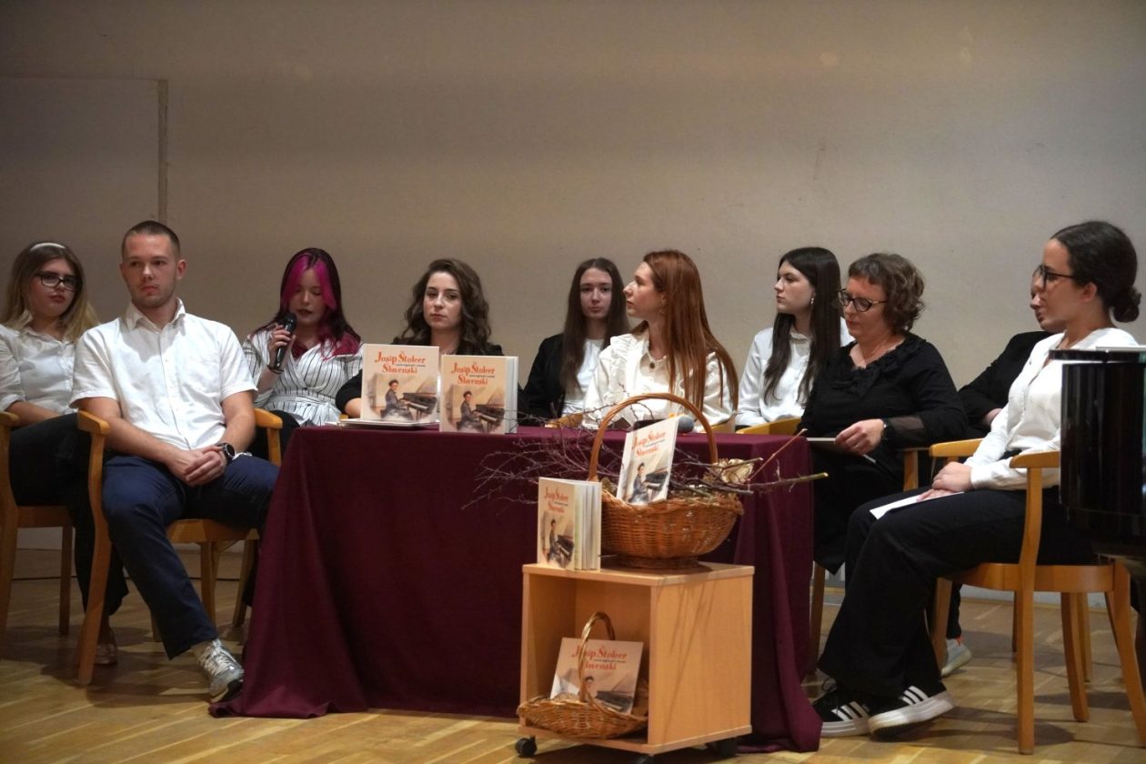 Predstavljanje slikovnice Josipa Štolcera Slavenskog (5)