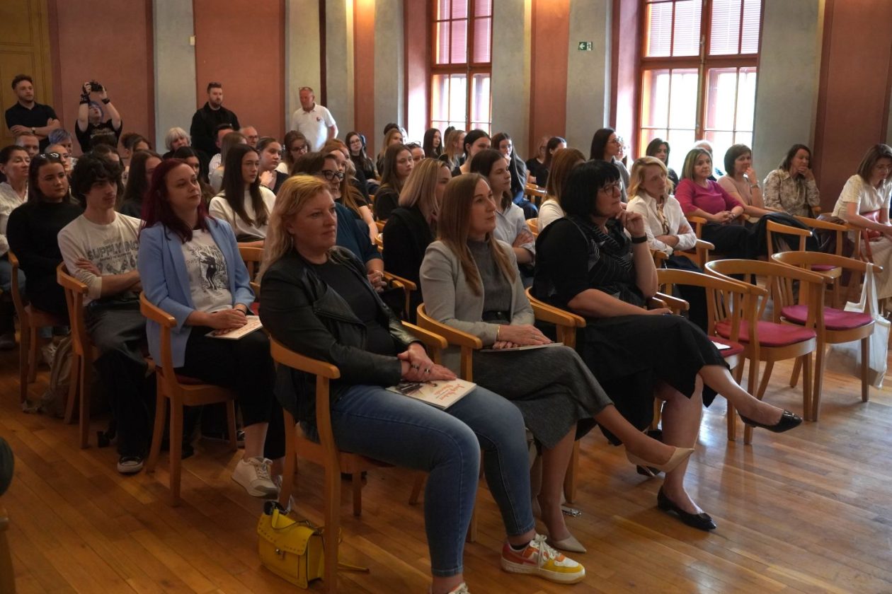 Predstavljanje slikovnice Josipa Štolcera Slavenskog (6)