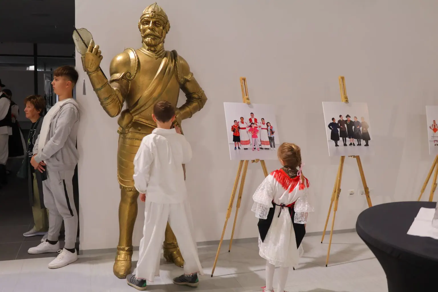 Predstavljen humanitarni kalendar ‘Čuvari malih zvijezda’ Udruge za sindrom Down MŽ (13) Predstavljen humanitarni kalendar ‘Čuvari malih zvijezda’ Udruge za sindrom Down MŽ (13)