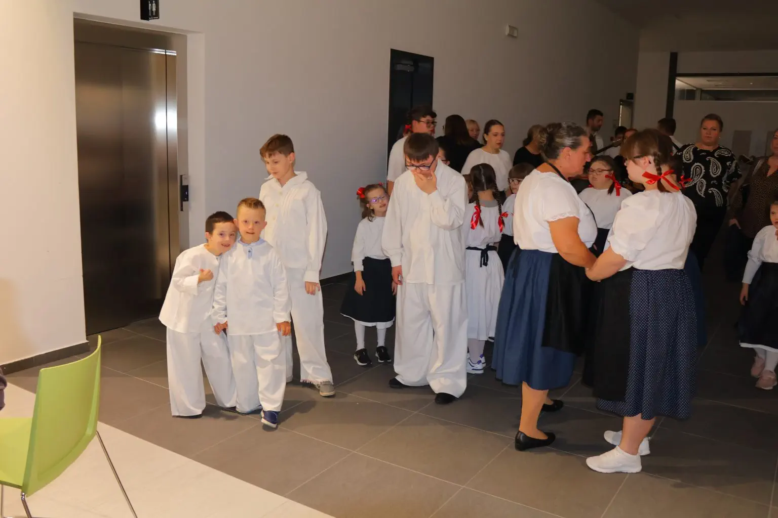 Predstavljen humanitarni kalendar ‘Čuvari malih zvijezda’ Udruge za sindrom Down MŽ (2) Predstavljen humanitarni kalendar ‘Čuvari malih zvijezda’ Udruge za sindrom Down MŽ (2)