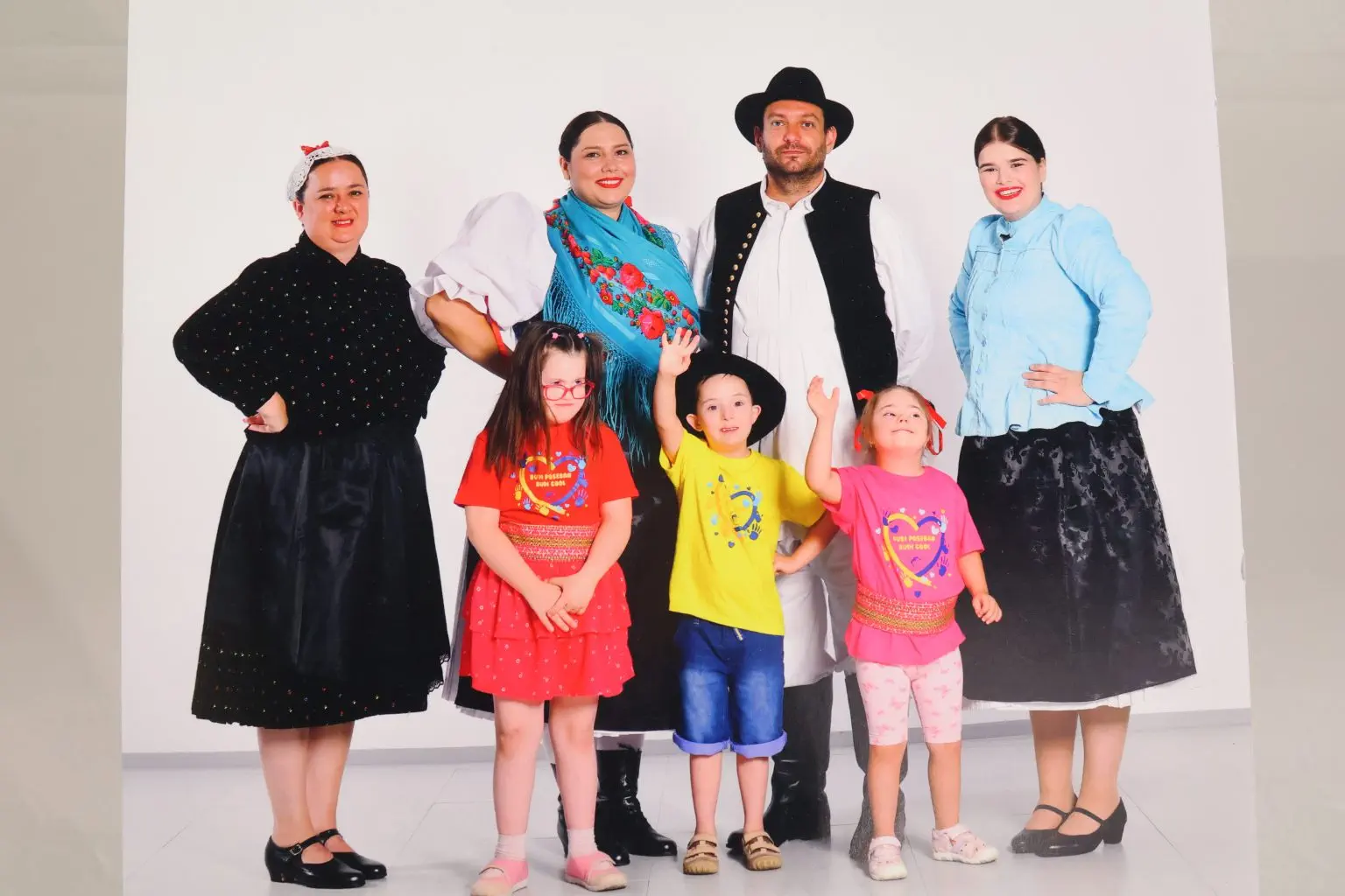 Predstavljen humanitarni kalendar ‘Čuvari malih zvijezda’ Udruge za sindrom Down MŽ (20) Predstavljen humanitarni kalendar ‘Čuvari malih zvijezda’ Udruge za sindrom Down MŽ (20)