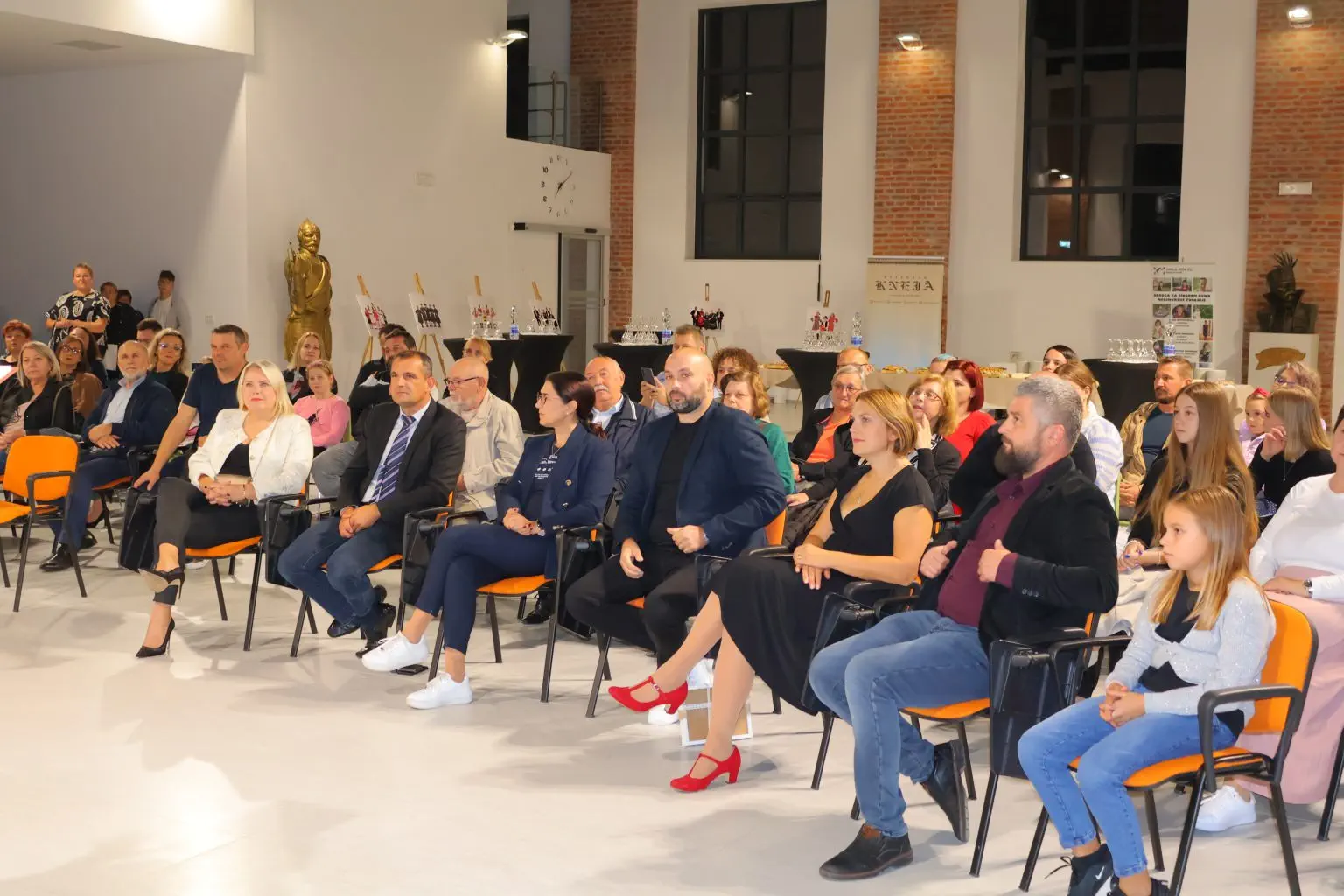 Predstavljen humanitarni kalendar ‘Čuvari malih zvijezda’ Udruge za sindrom Down MŽ (7) Predstavljen humanitarni kalendar ‘Čuvari malih zvijezda’ Udruge za sindrom Down MŽ (7)