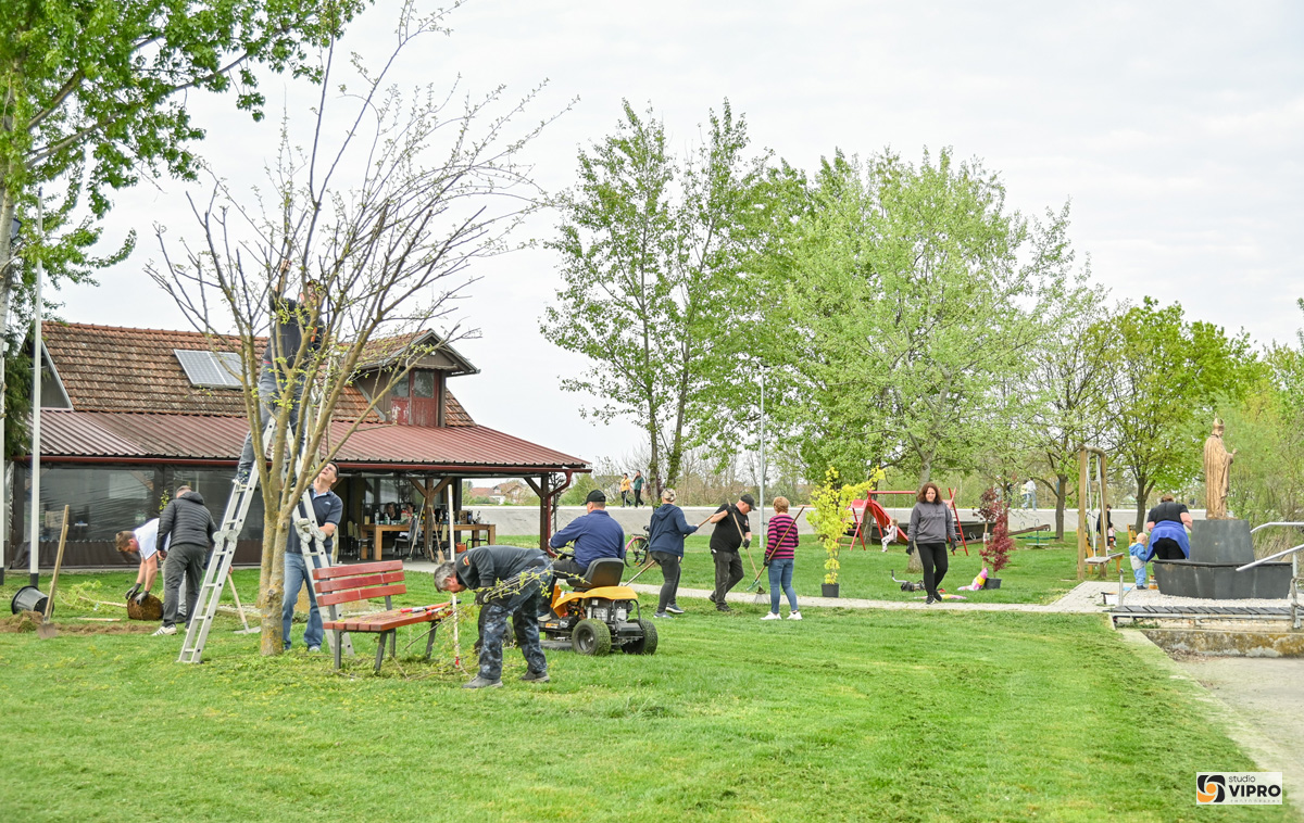 Prelog Marina Nautički klub Labud Činiti dobro čistka (1)