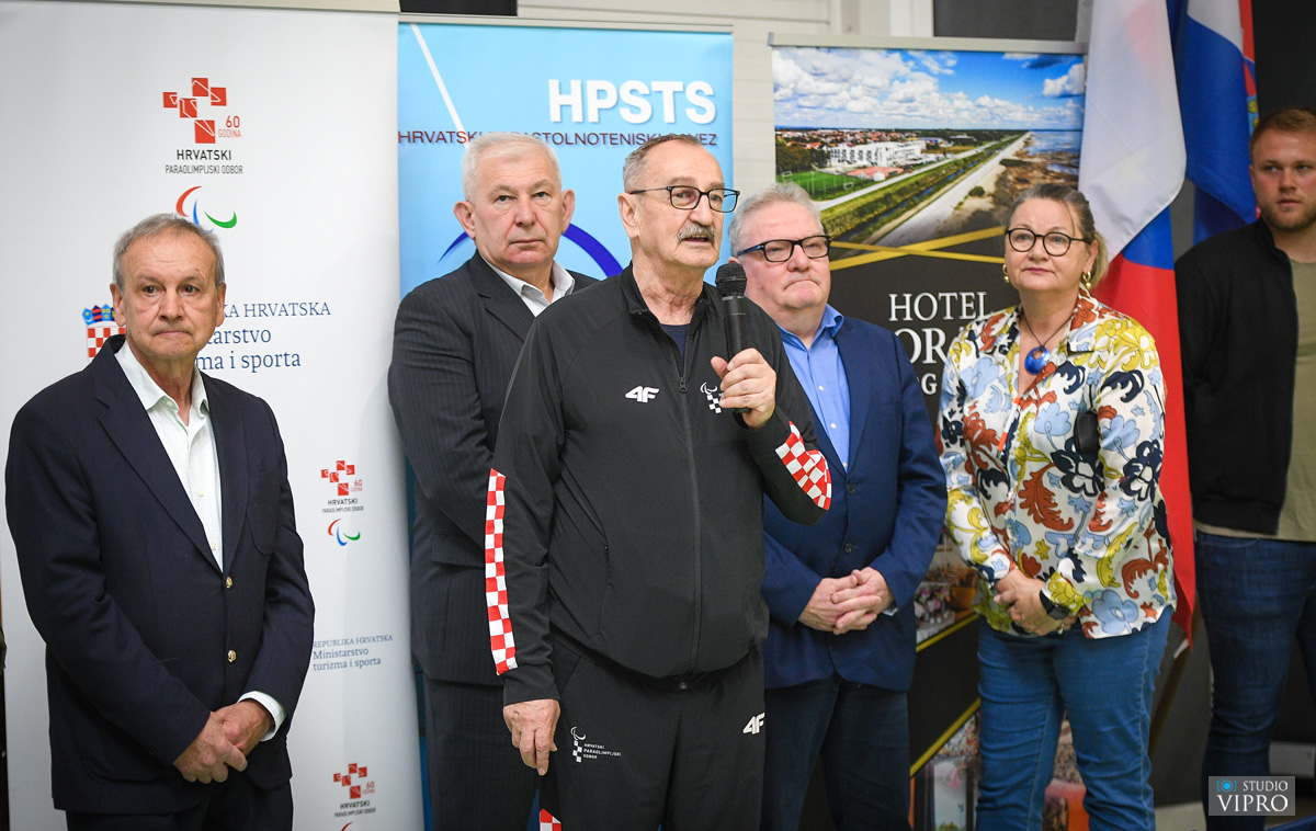 Prelog, Parastolnotenisači (3)