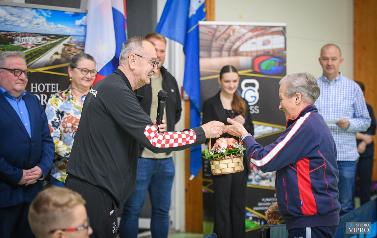 Prelog, Parastolnotenisači (5)