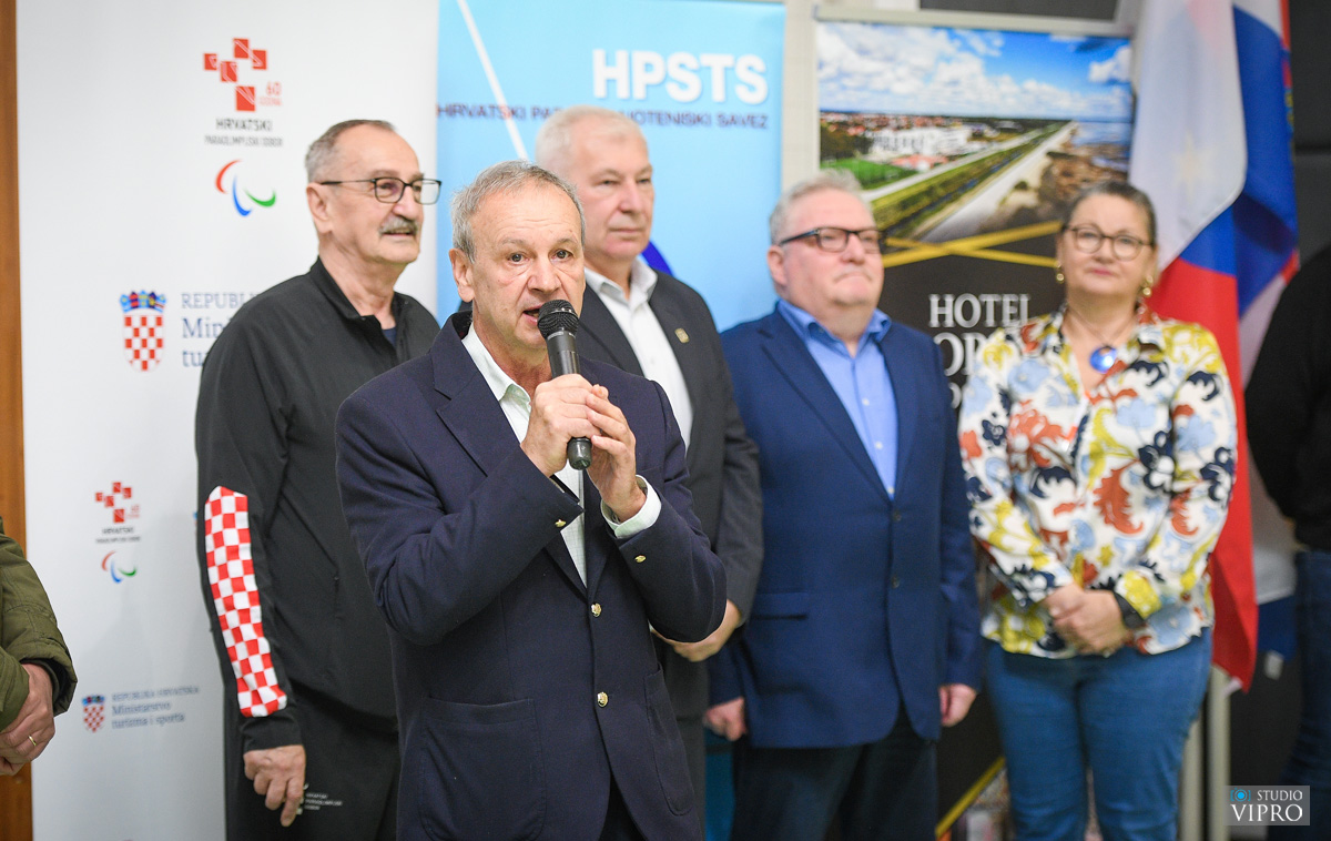 Prelog, Parastolnotenisači (7)