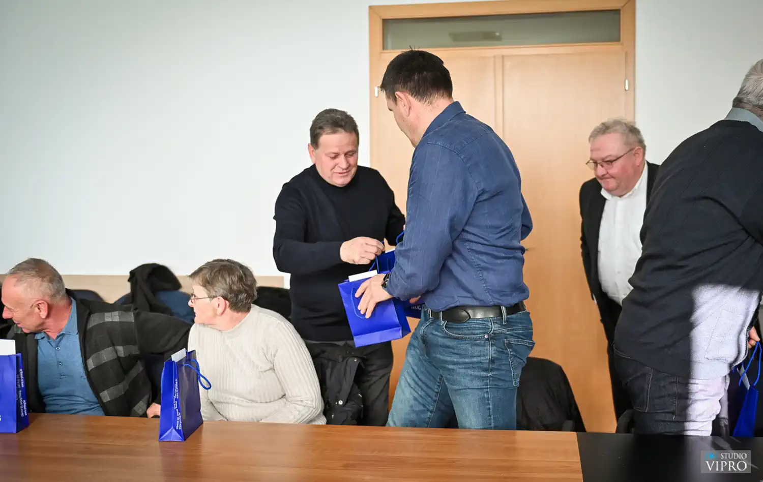 Prelog Prijem za dugogodišnje darivatelje krvi (1) Prelog Prijem za dugogodišnje darivatelje krvi (1)