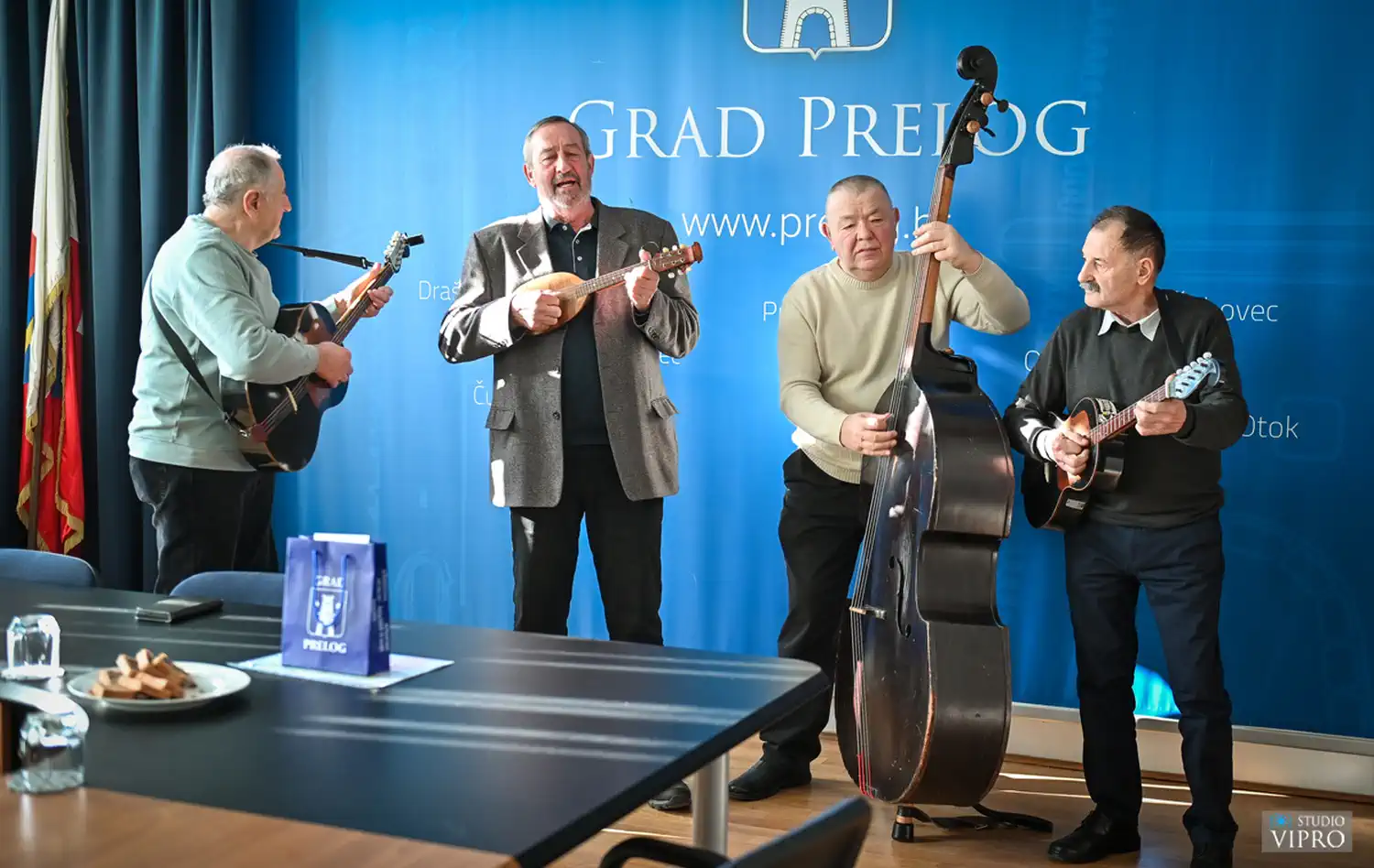 Prelog Prijem za dugogodišnje darivatelje krvi (14) Prelog Prijem za dugogodišnje darivatelje krvi (14)