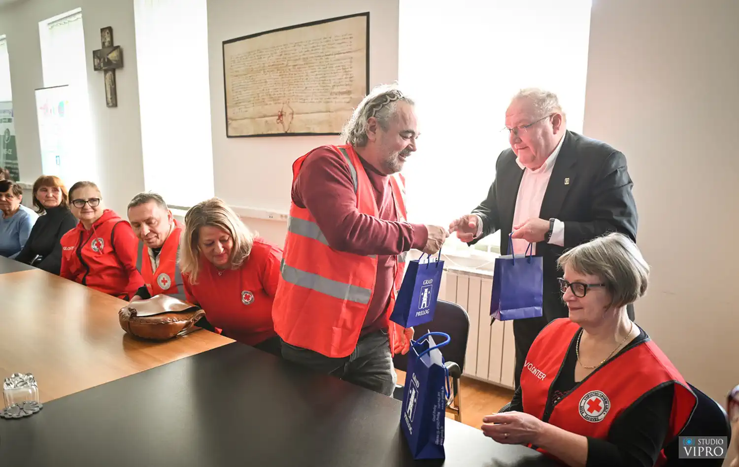 Prelog Prijem za dugogodišnje darivatelje krvi (2) Prelog Prijem za dugogodišnje darivatelje krvi (2)