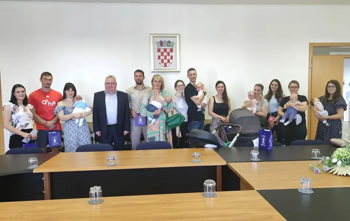 Prelog – bebe (1) Prelog – bebe (1)