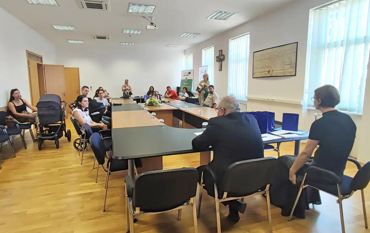 Prelog – bebe (2) Prelog – bebe (2)