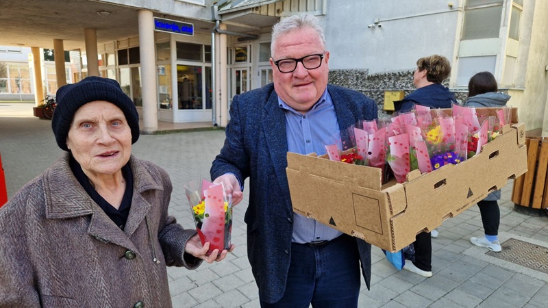 Prelog dan žena (10)