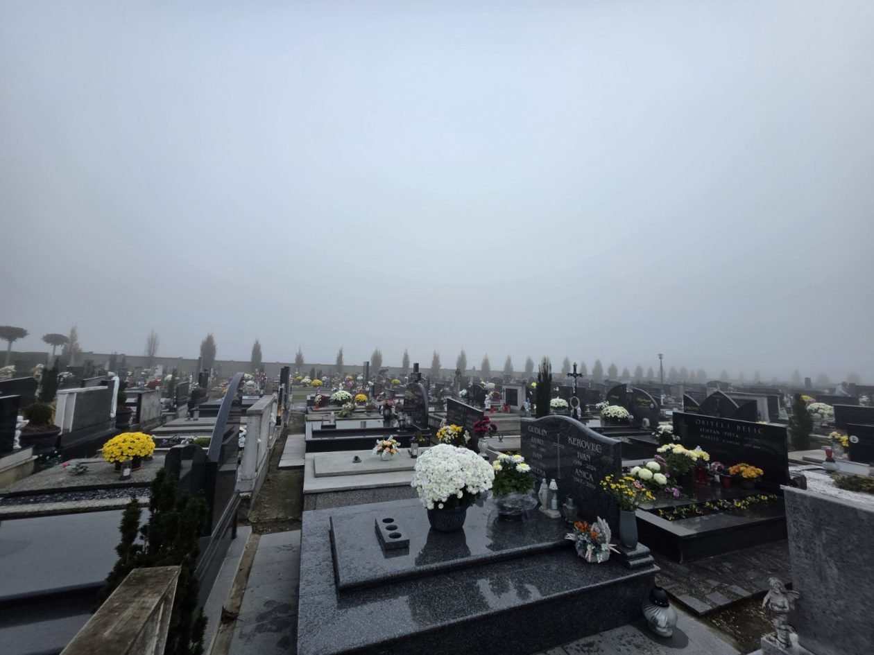 Prelog groblje magla 2025