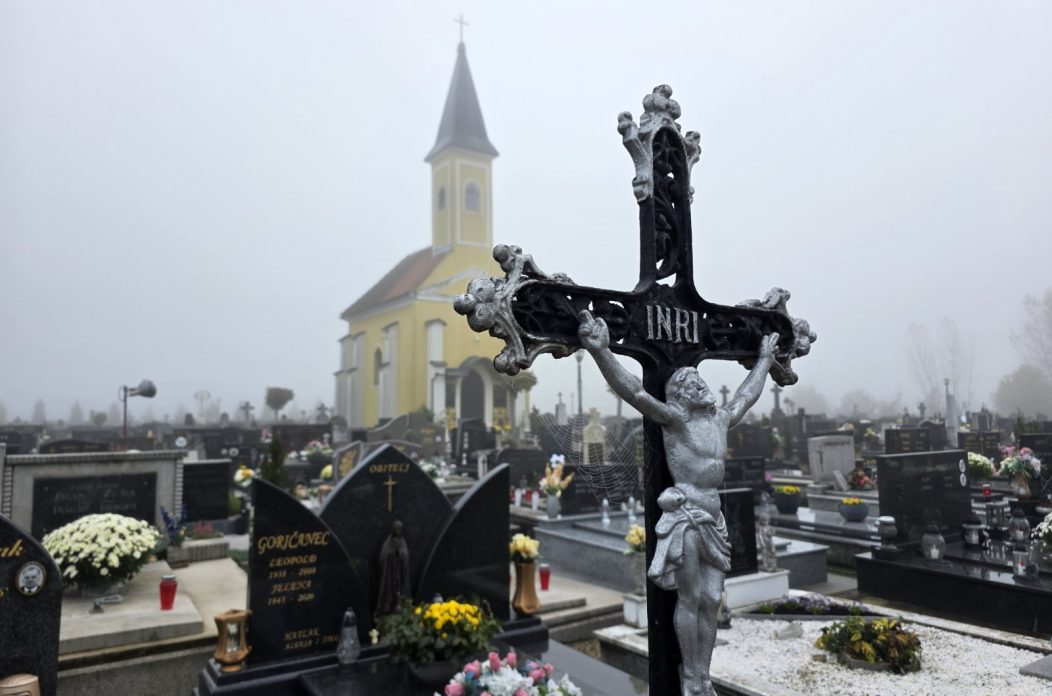 Prelog groblje magla 7 2025