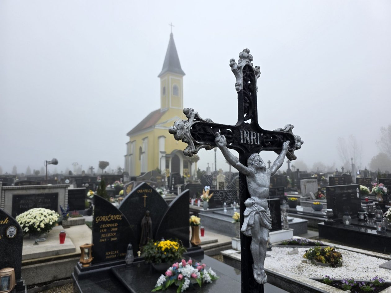 Prelog groblje magla 7 2025