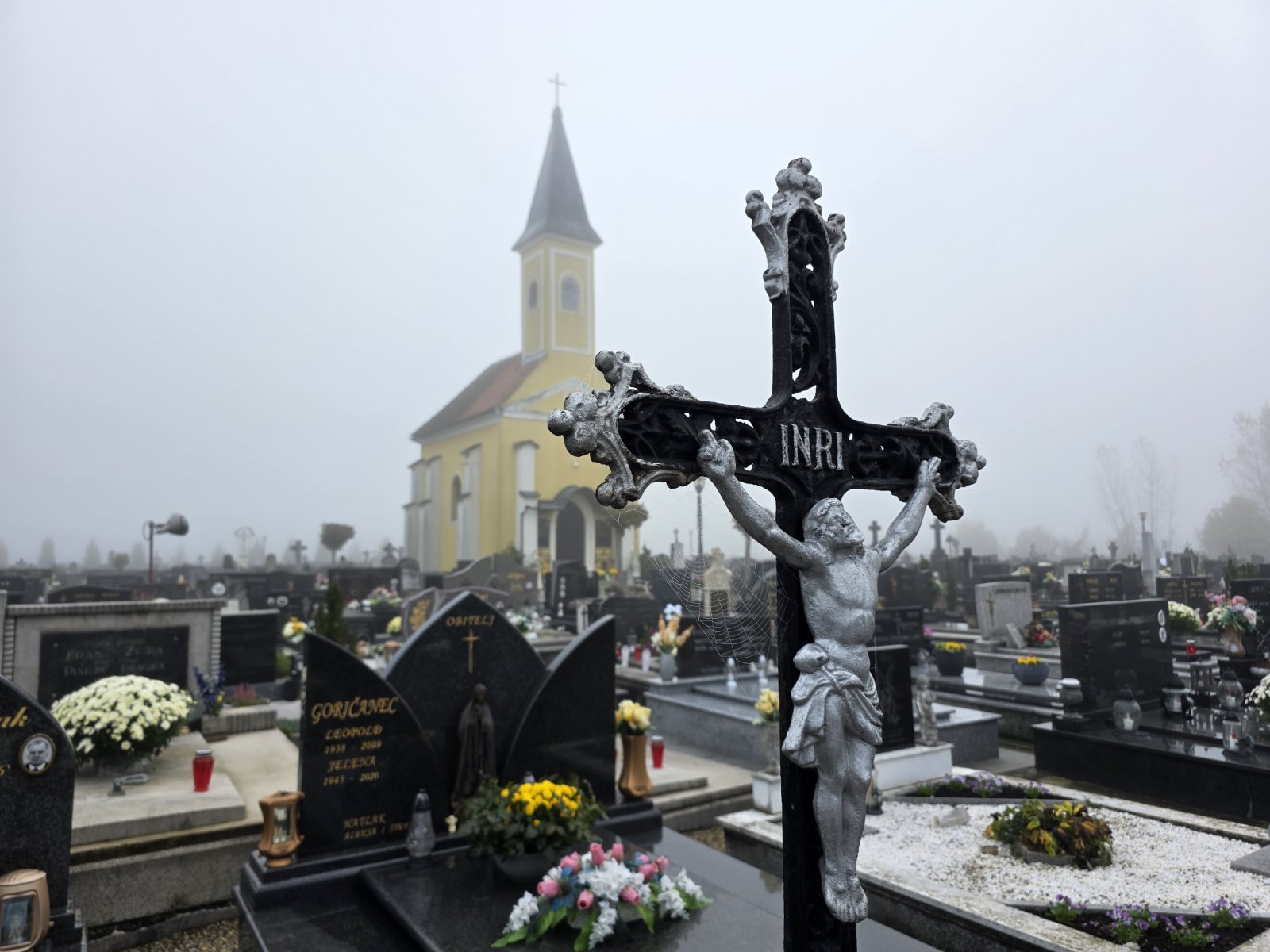 Prelog groblje magla 7 2025