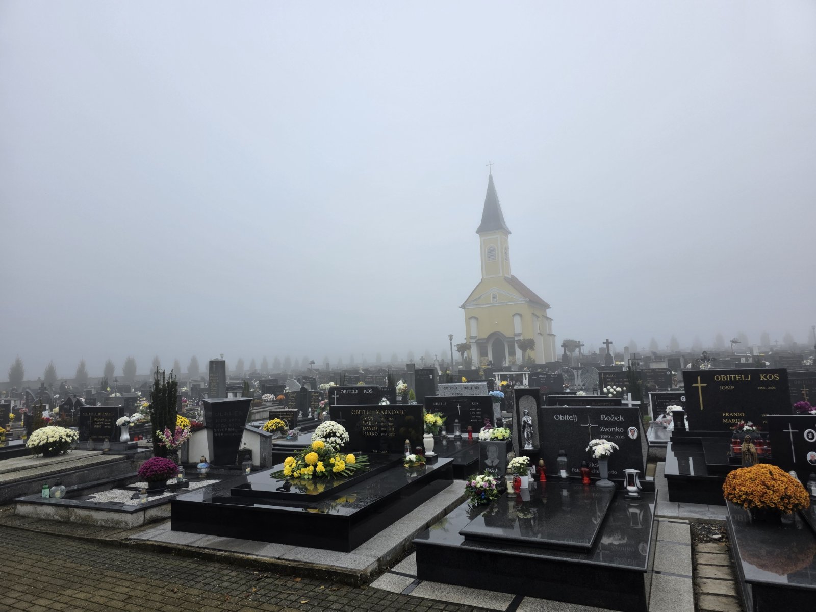 Prelog groblje magla 8 2025