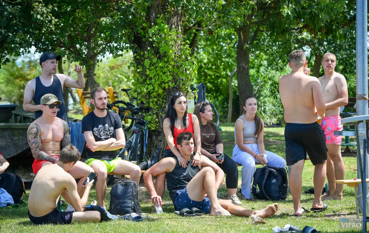 Prelog – odbojka na vodi (11) Prelog – odbojka na vodi (11)