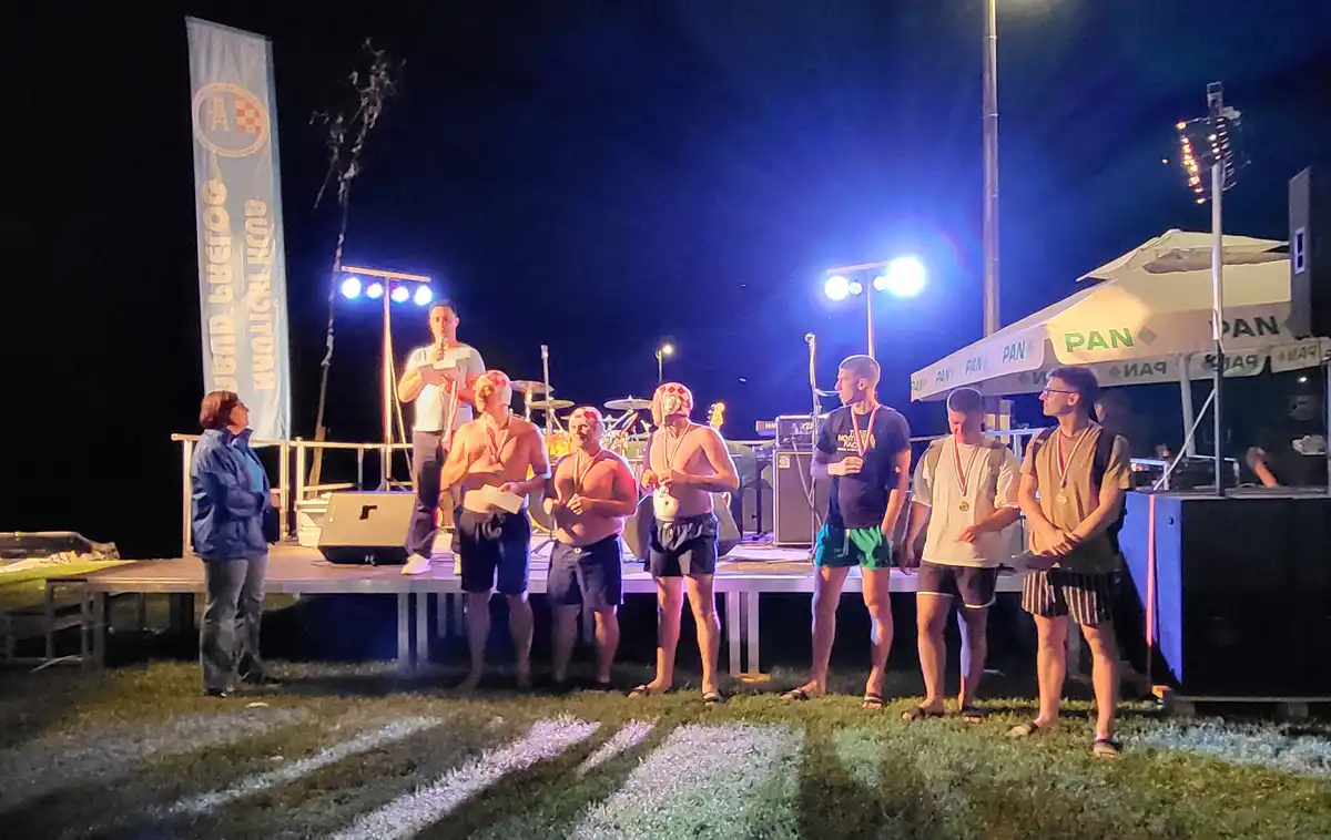 Prelog – odbojka na vodi (24) Prelog – odbojka na vodi (24)