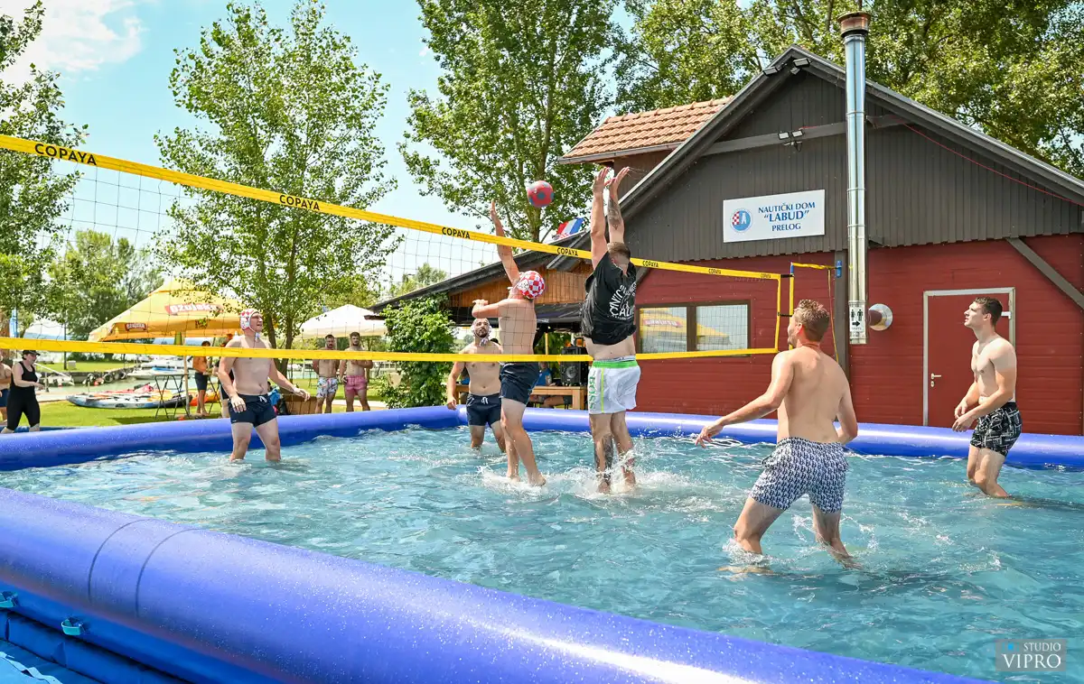 Prelog – odbojka na vodi (9) Prelog – odbojka na vodi (9)