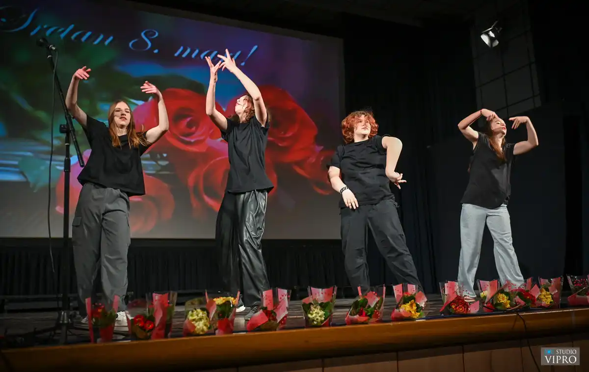 Prelog svojim ženama, koncert Dan žena (1) Prelog svojim ženama, koncert Dan žena (1)