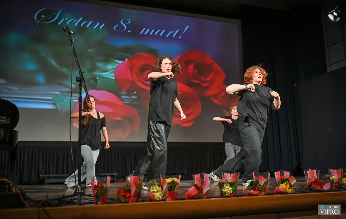 Prelog svojim ženama, koncert Dan žena (30) Prelog svojim ženama, koncert Dan žena (30)