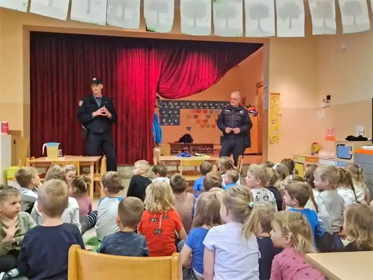 Preventivna akcija moj prijatelj policajac (12) Preventivna akcija moj prijatelj policajac (12)