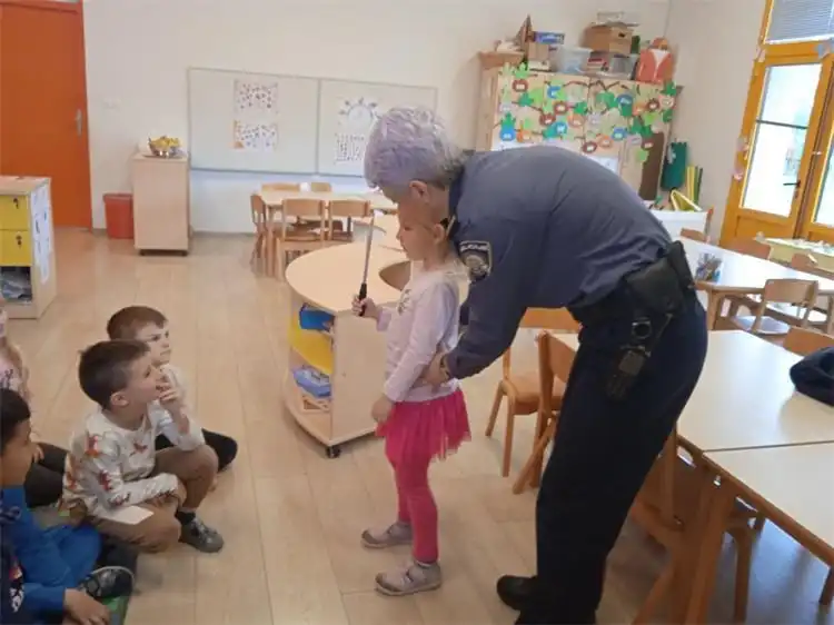 Preventivna akcija moj prijatelj policajac (2) Preventivna akcija moj prijatelj policajac (2)